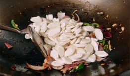 年糕儿种田吃瓜,田园生活新风尚