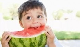 安静吃瓜哄睡,瓜果飘香，轻松哄睡之旅